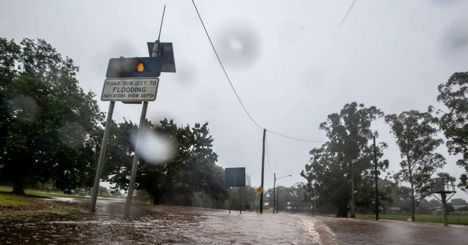 澳大利亞昆州東南部遭遇惡劣天氣 超15萬戶斷電