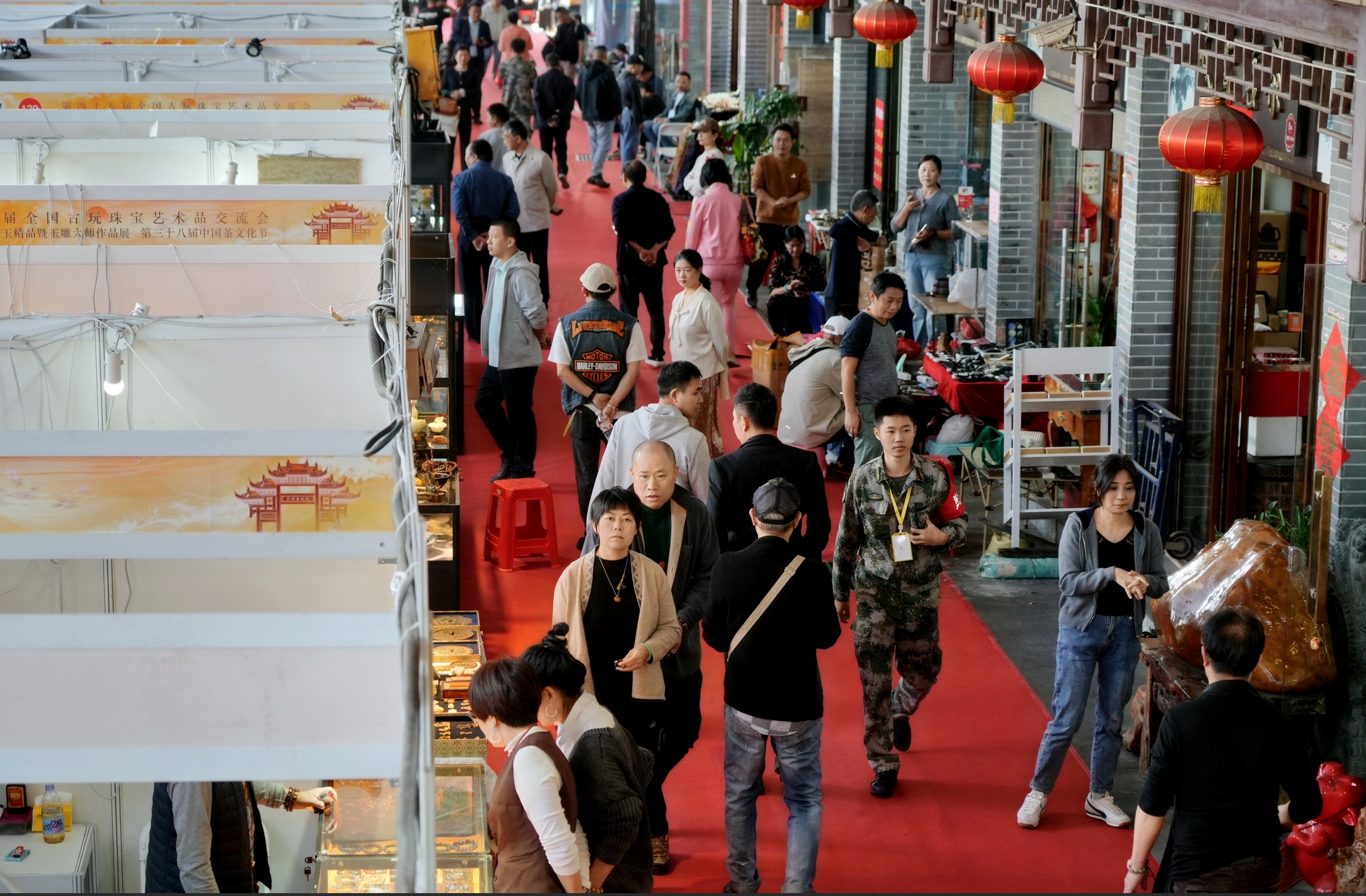 深圳古玩城「一會一展一節」啟幕，展覽、競拍、鑒寶、演出齊亮相