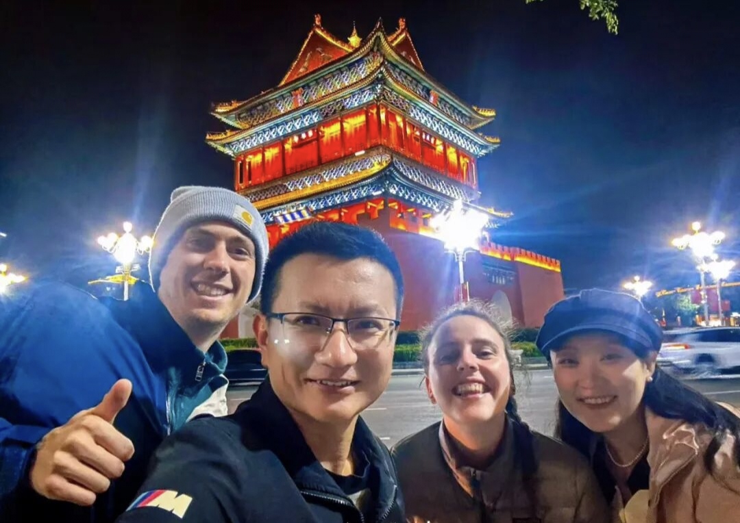 臨汾汽修老闆熱心助法國遊客獲網友盛讚