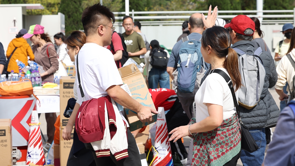 宏福苑大火｜港區省級政協委員聯誼會捐款1000萬港元 援助大埔宏福苑受災居民