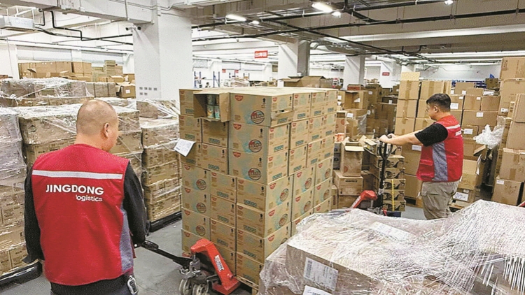 宏福苑大火｜社會展關懷 各界齊援助 多方捐善款1天即超5億