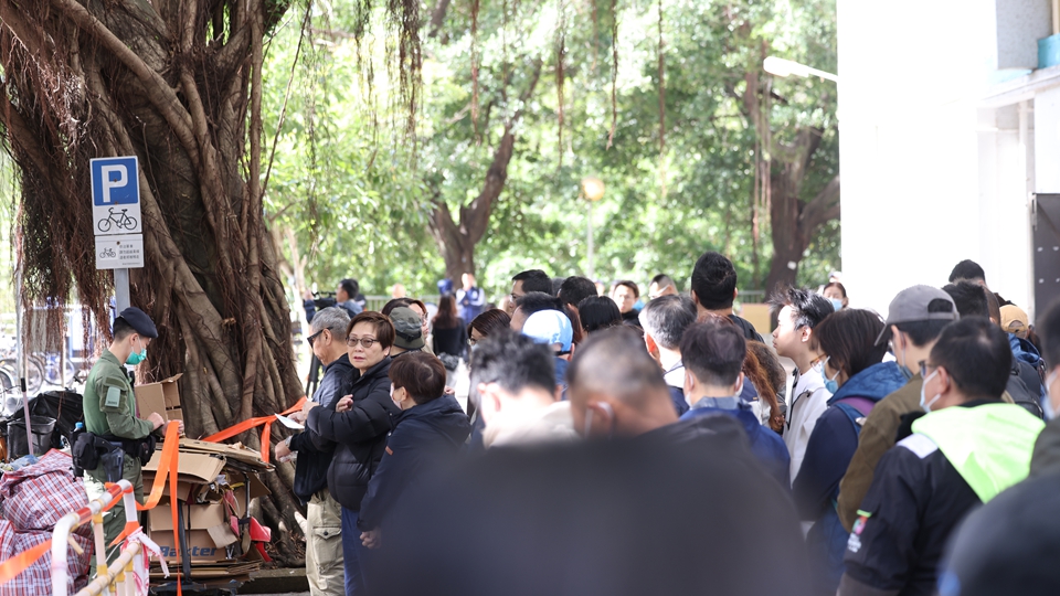 宏福苑大火｜香港島各界社會服務基金會聯同港島四區關愛基金 捐贈500萬港元馳援大埔火災受災市民