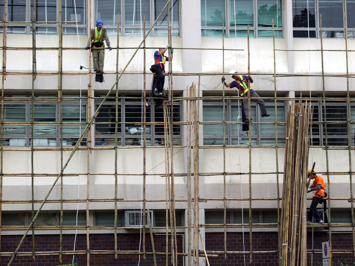 宏福苑大火 | 發展局：指政府意圖將大火矛頭指向竹棚架 是對政府立場的錯誤解讀