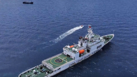 中國海警位中國黃岩島領海及周邊區域執法巡查
