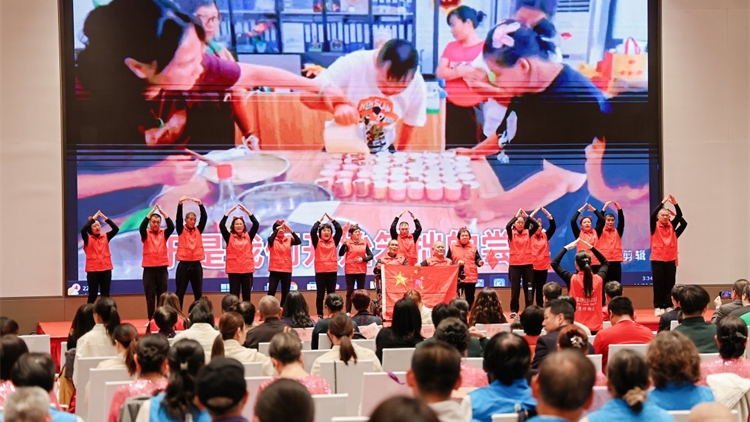 「琴澳心橋」文藝匯演溫暖上演 兩地殘疾人士共迎國際殘疾人日