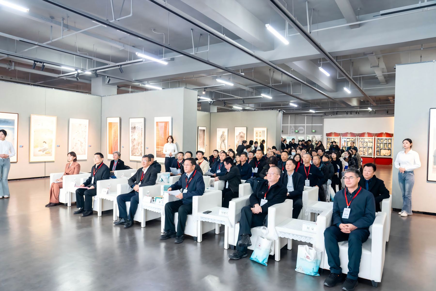 《中國語言文化典藏·哈爾濱》新書發布會在哈師大舉行