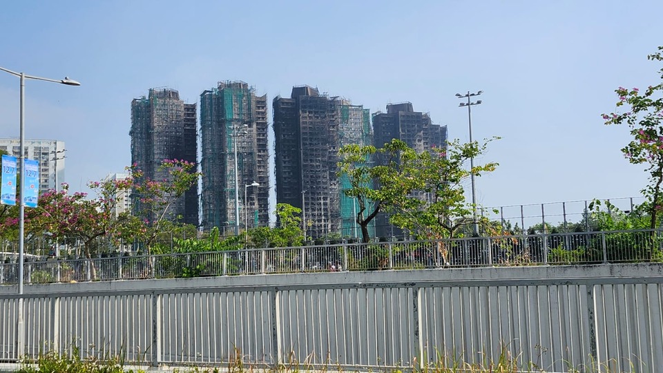 大埔宏福苑大火發生超過一星期  市民繼續前來獻花