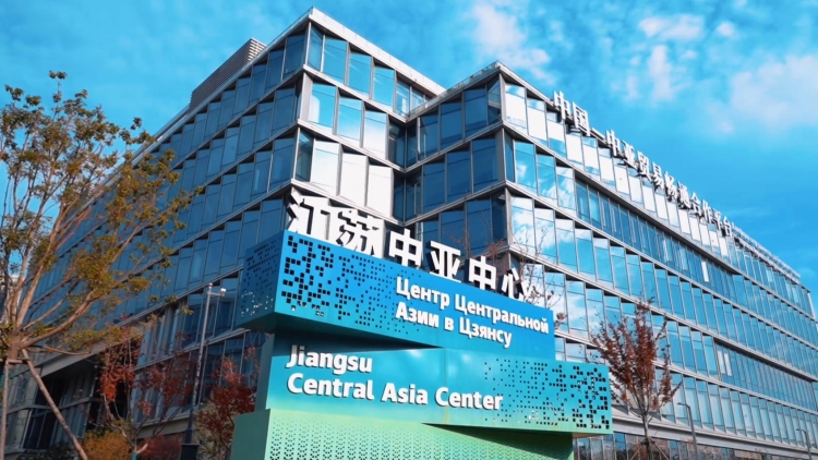 有片丨數據產業「繁花」如何結果？全國總編共探玄武！