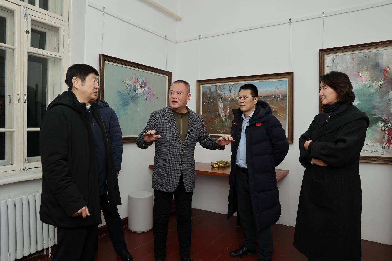 民革黑龍江省委會主委谷振春調研太陽島俄羅斯藝術展覽館新址