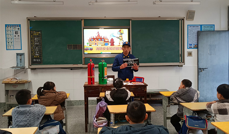 皖黟縣宏村學校：家校協同  導師護航