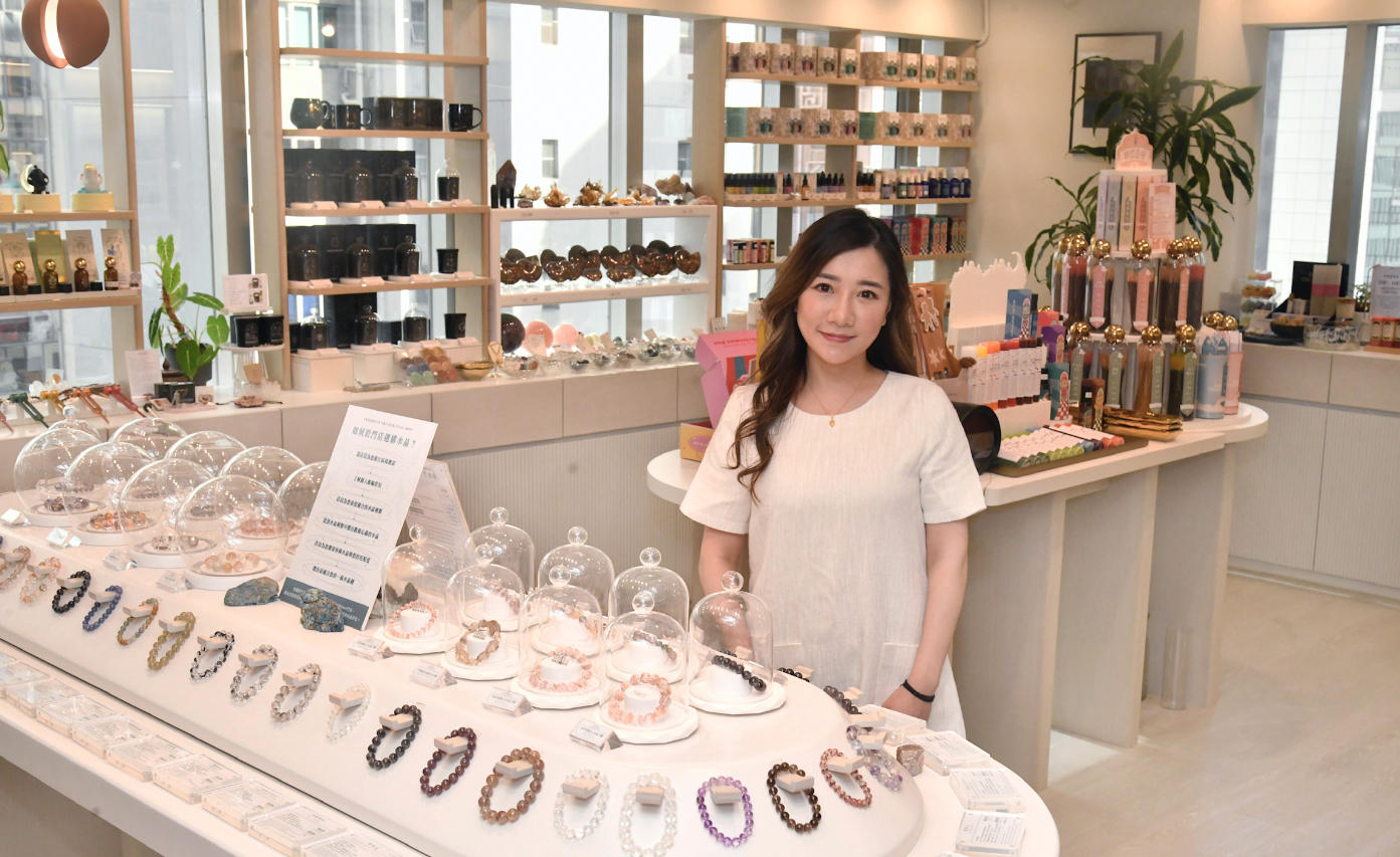 Treehouse The Spiritual Shop創辦人陳蔚菁Janus Chan：領航者推動療癒經濟 開啟情緒健康新篇章