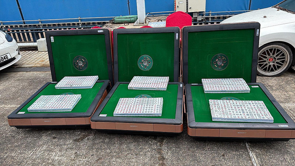 警方元朗破麻雀賭檔 拘捕23名男女