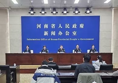 河南12367服務平台全天候多語種服務助出入境旅客順暢通行