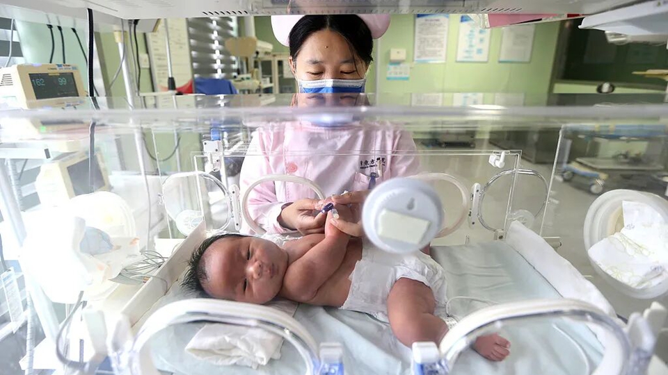 國家醫保局：力爭明年實現生娃基本「不花錢」