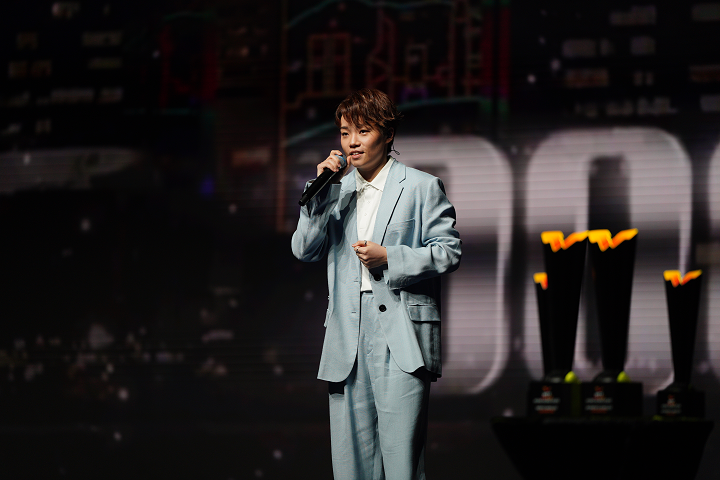 有片丨【WTT香港總決賽】港將杜凱琹演唱《海闊天空》點燃全場