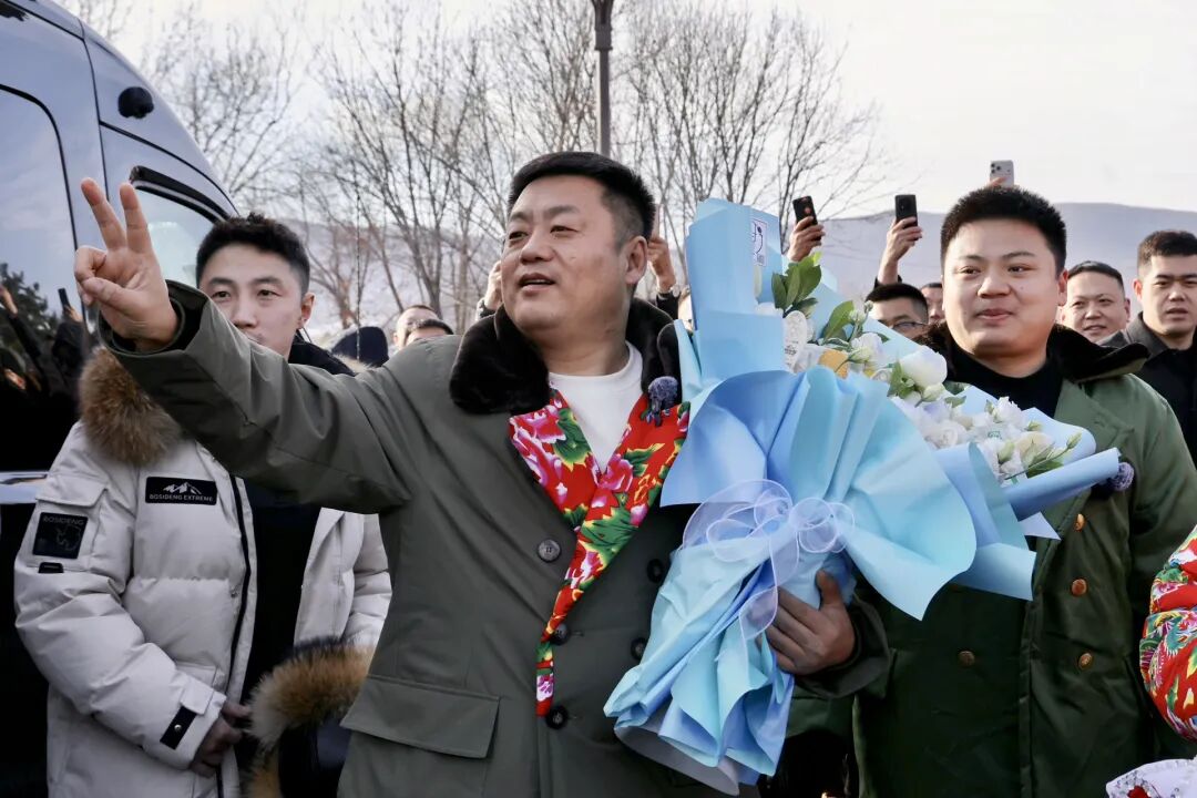 變身「推薦官」！宋曉峰亮相黑龍江寶清縣滑雪小鎮