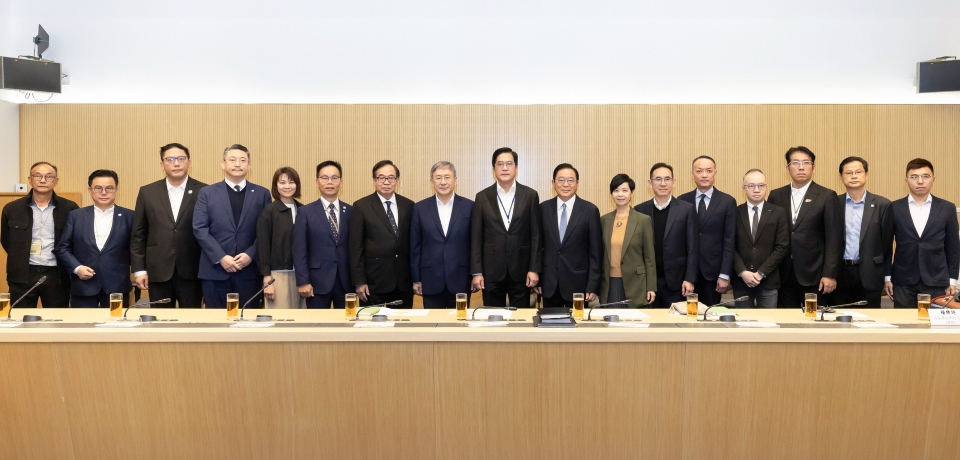 宏福苑大火 | 經民聯向政府救災工作相關官員提出四大建議 建議將大埔頌雅路熟地作為重建選址