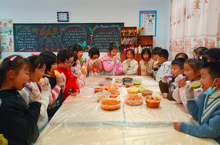 皖黟縣：「打食桃」樂陶陶  徽州年俗進校園