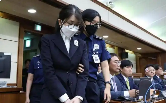 韓國檢方以涉嫌「買官賣官」等罪名對金建希提起公訴