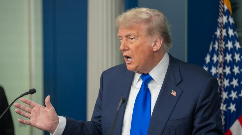 特朗普：「未經我批准，澤連斯基一無所有」