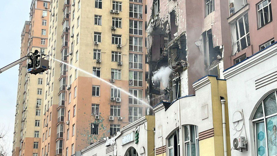 烏方稱俄軍空襲基輔致2死46傷 電力設施受損嚴重