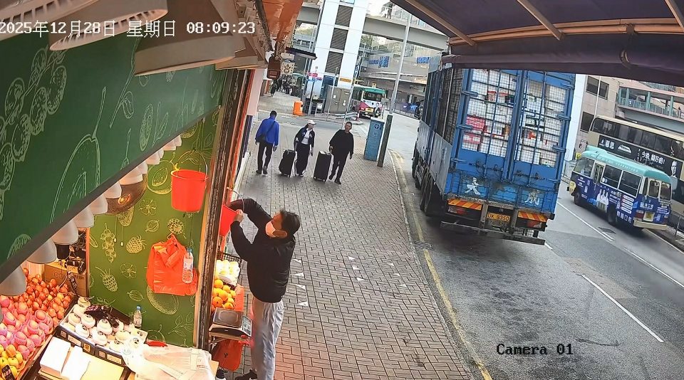 有片〡上水生果店險遭偷竊 店主拍片交警處理