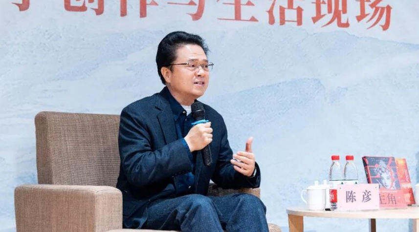 茅盾文學獎得主來深 與讀者暢談文字與生活