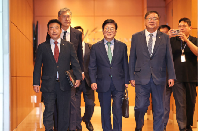 【港商觀察】韓國財經界四大「歐巴」同時扺京 水平合作開始！