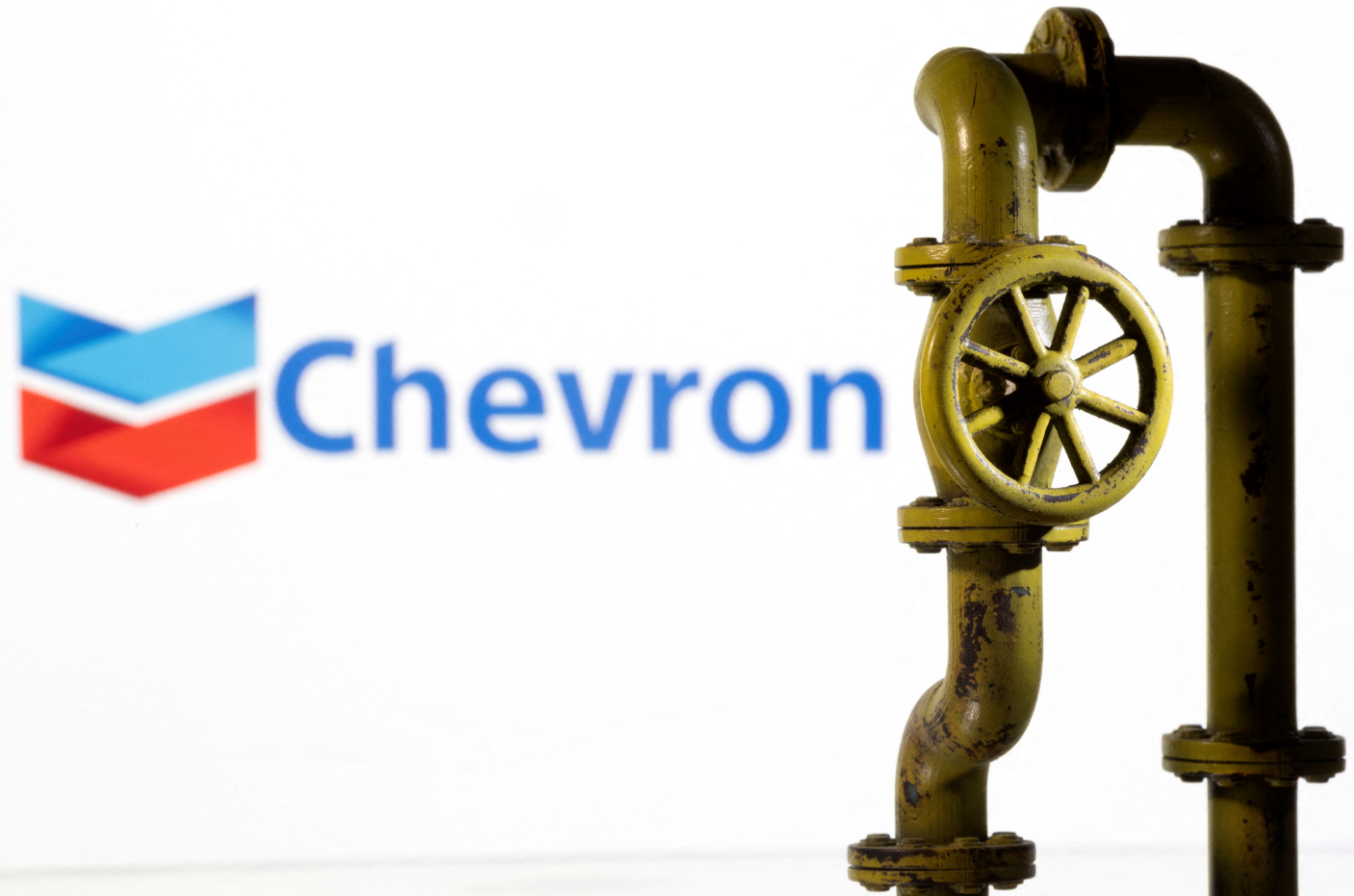 特朗普宣稱美國將接管委內瑞拉 雪佛龍等石油股應聲上漲