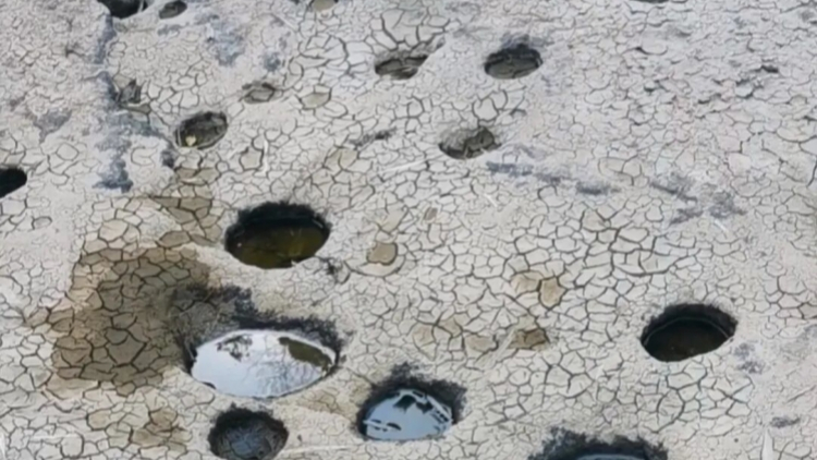 廣東一廢棄水庫疑似出現冰川遺蹟，專家回應