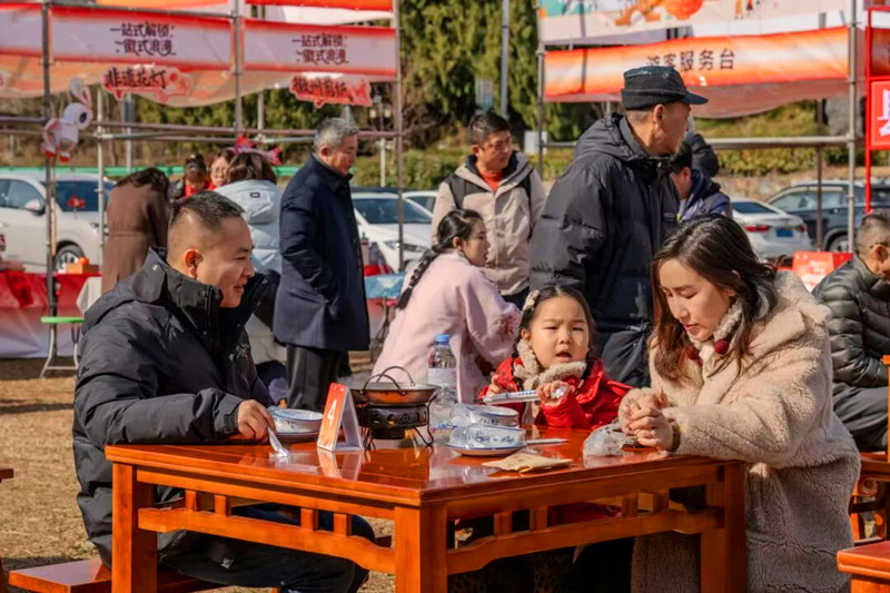 傳統年俗與現代文旅交融  皖黟縣「村碗」燃起消費熱