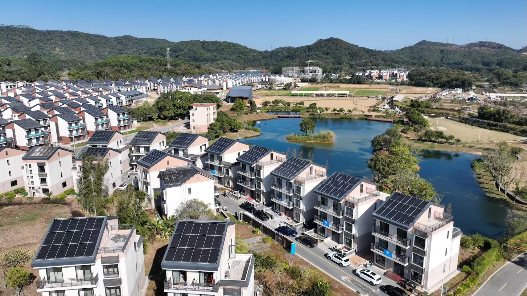  穗黃埔 「百千萬工程」繪「未來鄉村」新圖景  逕下村新農房迎新年首批住戶