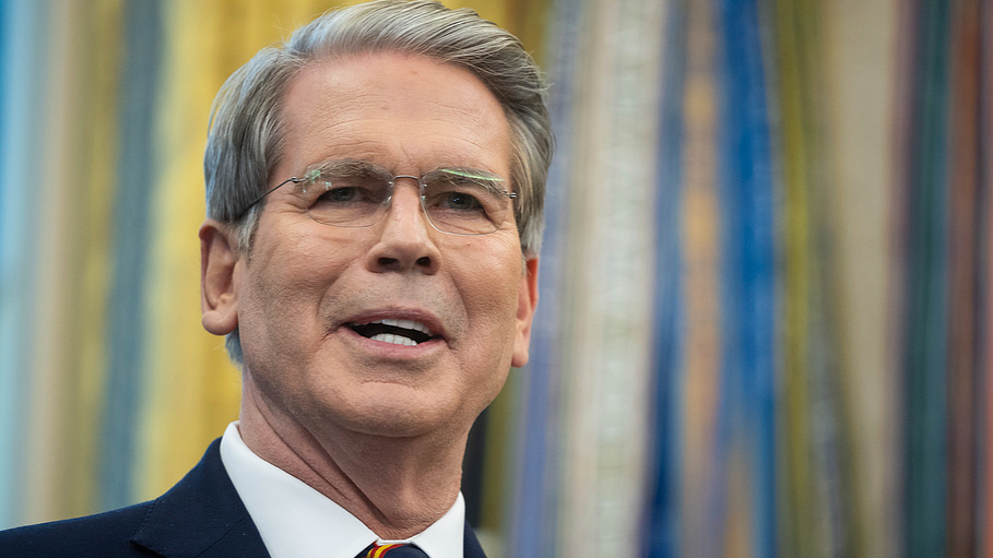 美財長：最快將於下周進一步解除對委內瑞拉制裁