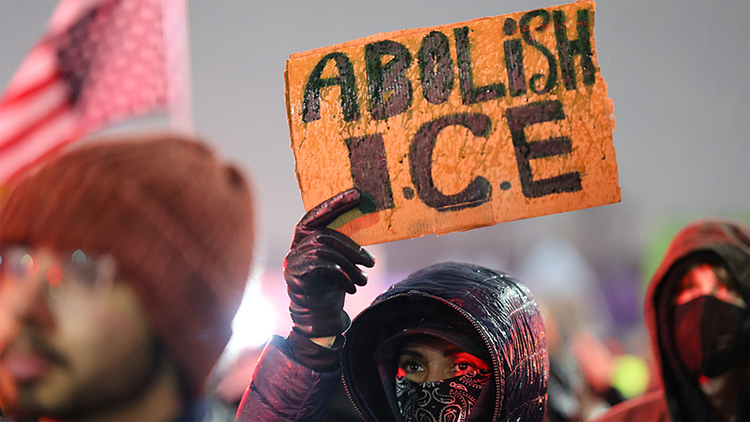 全美多地抗議聯邦執法人員打死美籍女子