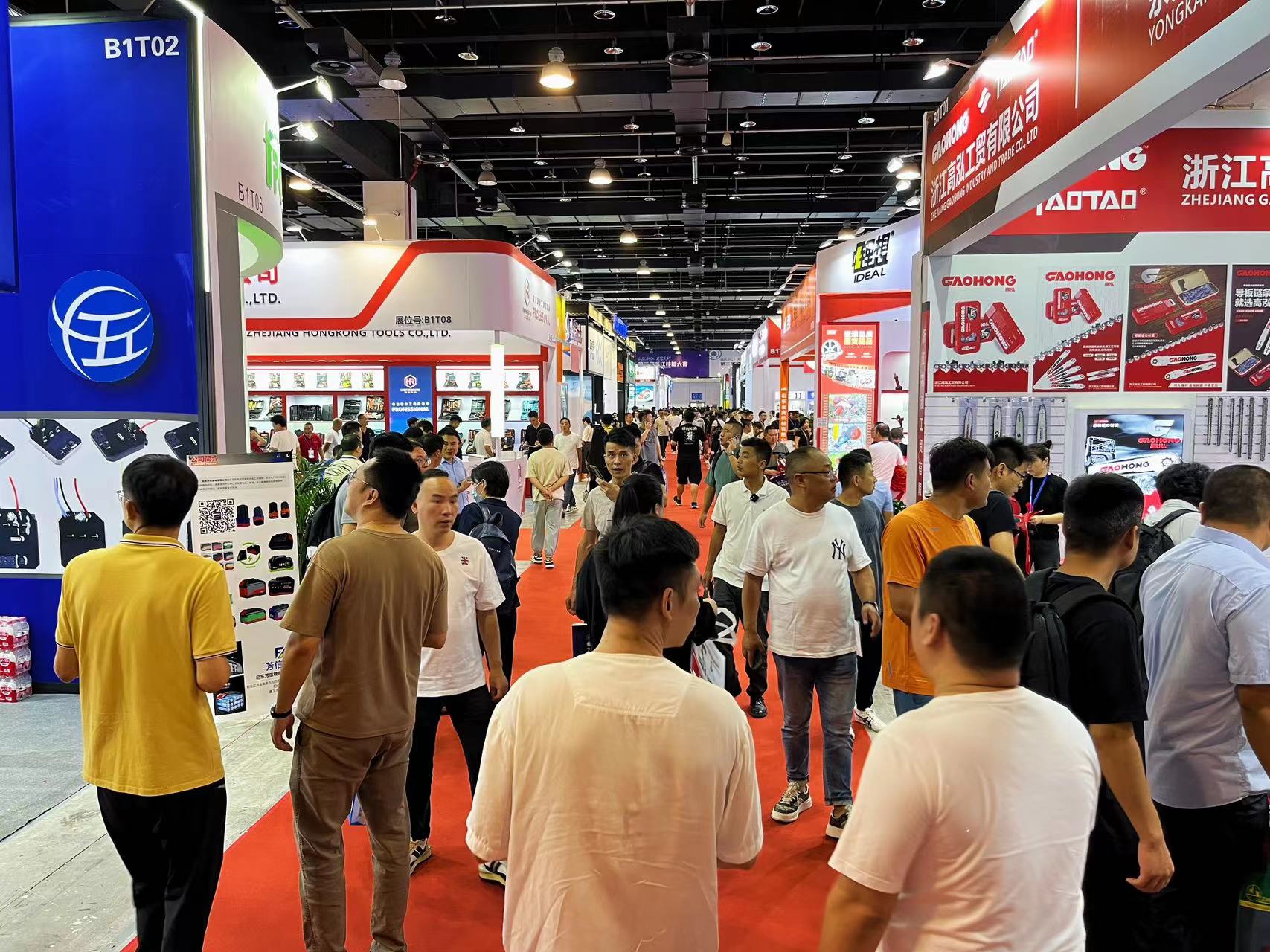 圖3圖說：參展觀眾絡繹不絕 郭興超攝.jpg