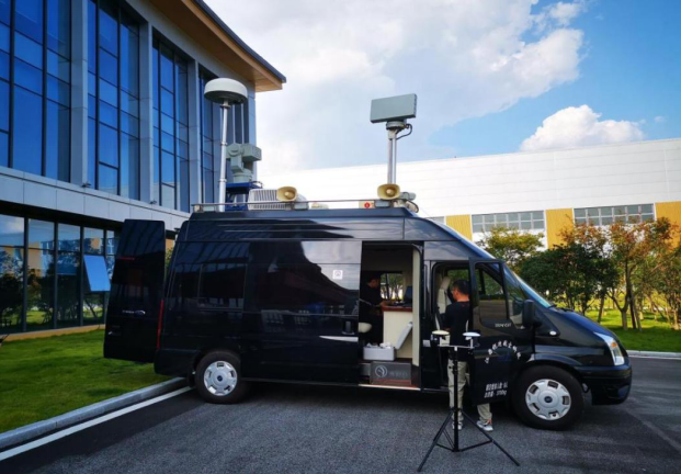 图一 景德镇市公安局与市锐迪公司推演无人机反制展演科目.png