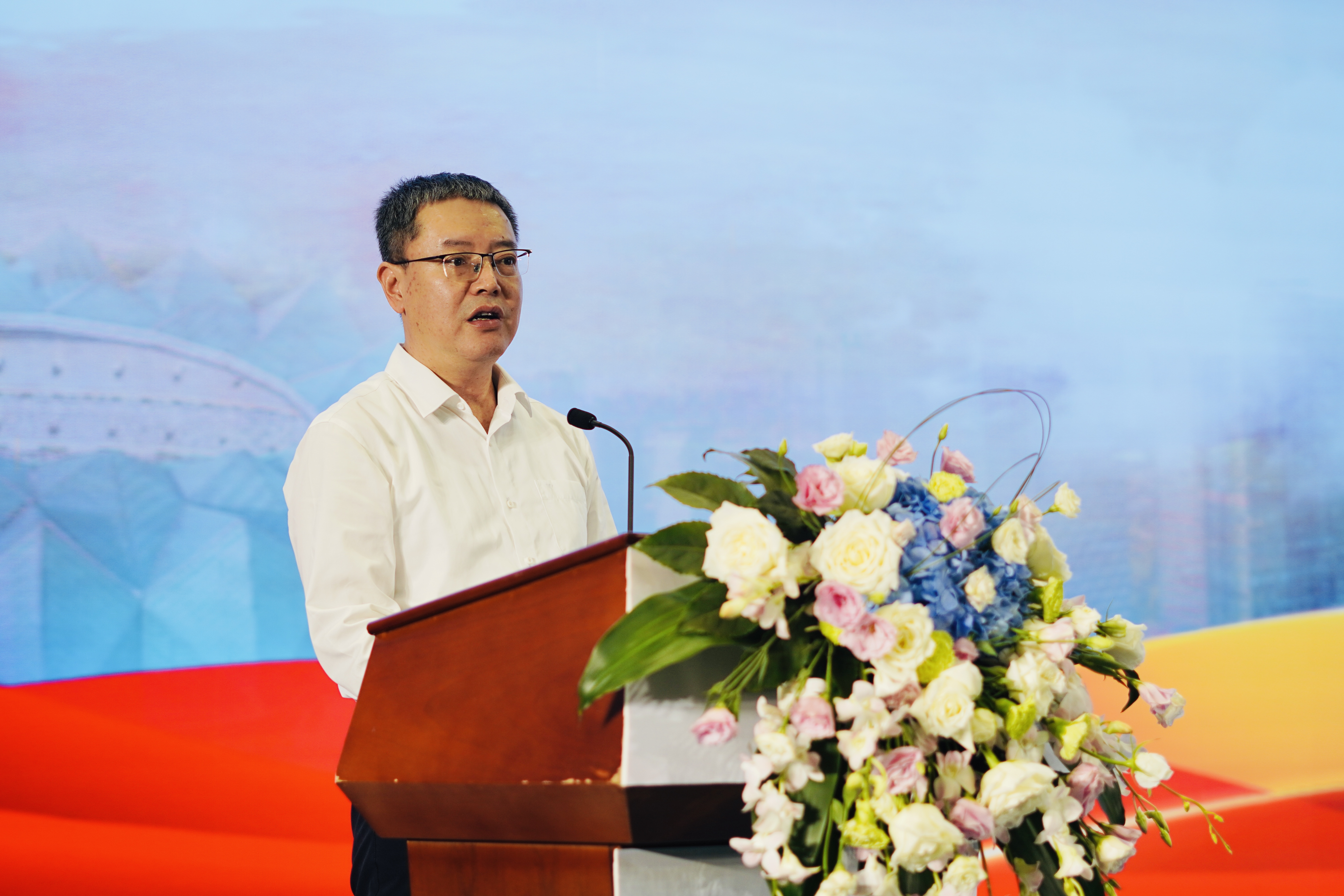 4(深圳市龍崗區委書記 政法委書記 唐向群講話圖片).jpg