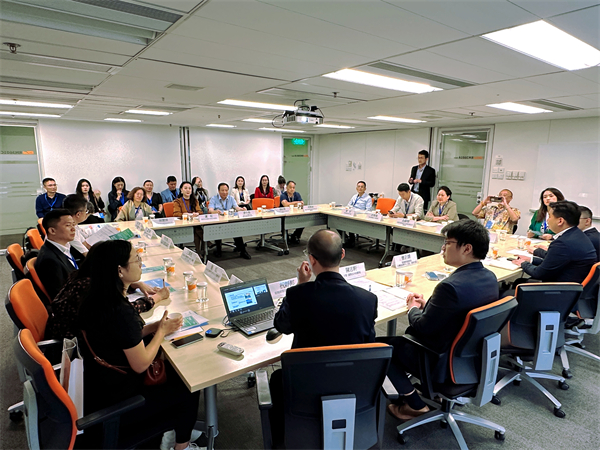 4、考察团成员与香港贸发局大湾区服务中心负责人座谈.jpg