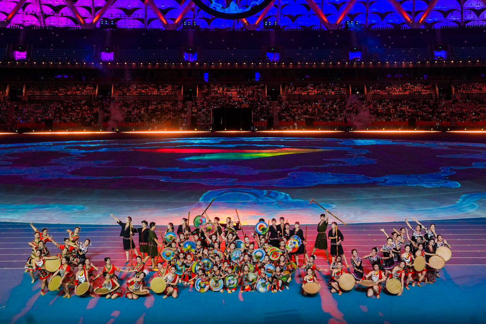 顶图:海南省第七屆少數民族傳統體育運動會開幕式文體演出(圖片來源:海南省七屆民族運動會執委會).jpeg