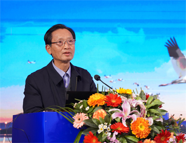 图二 江西省研促会会长陈达恒出席并致辞(1)(1).jpg