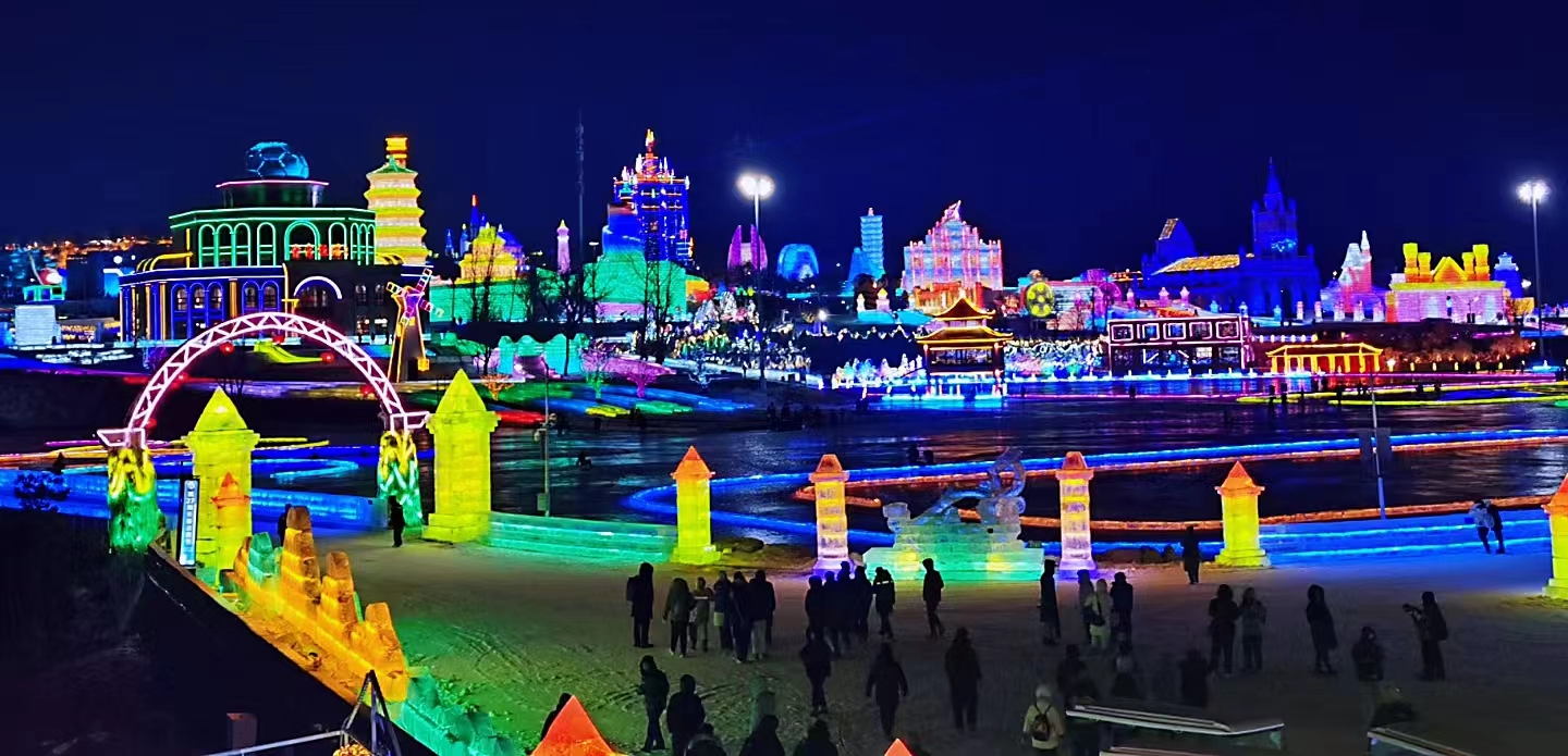 長春冰雪新天地夜景.jpg