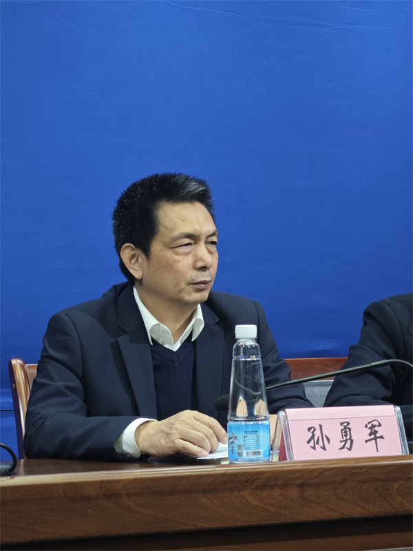 圖二 九江市政府副秘書長孫勇軍介紹博覽會相關情況.jpg