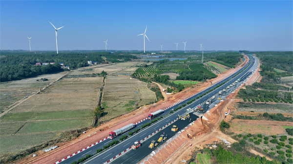 图一  段友情摄 - 复件(1).jpg