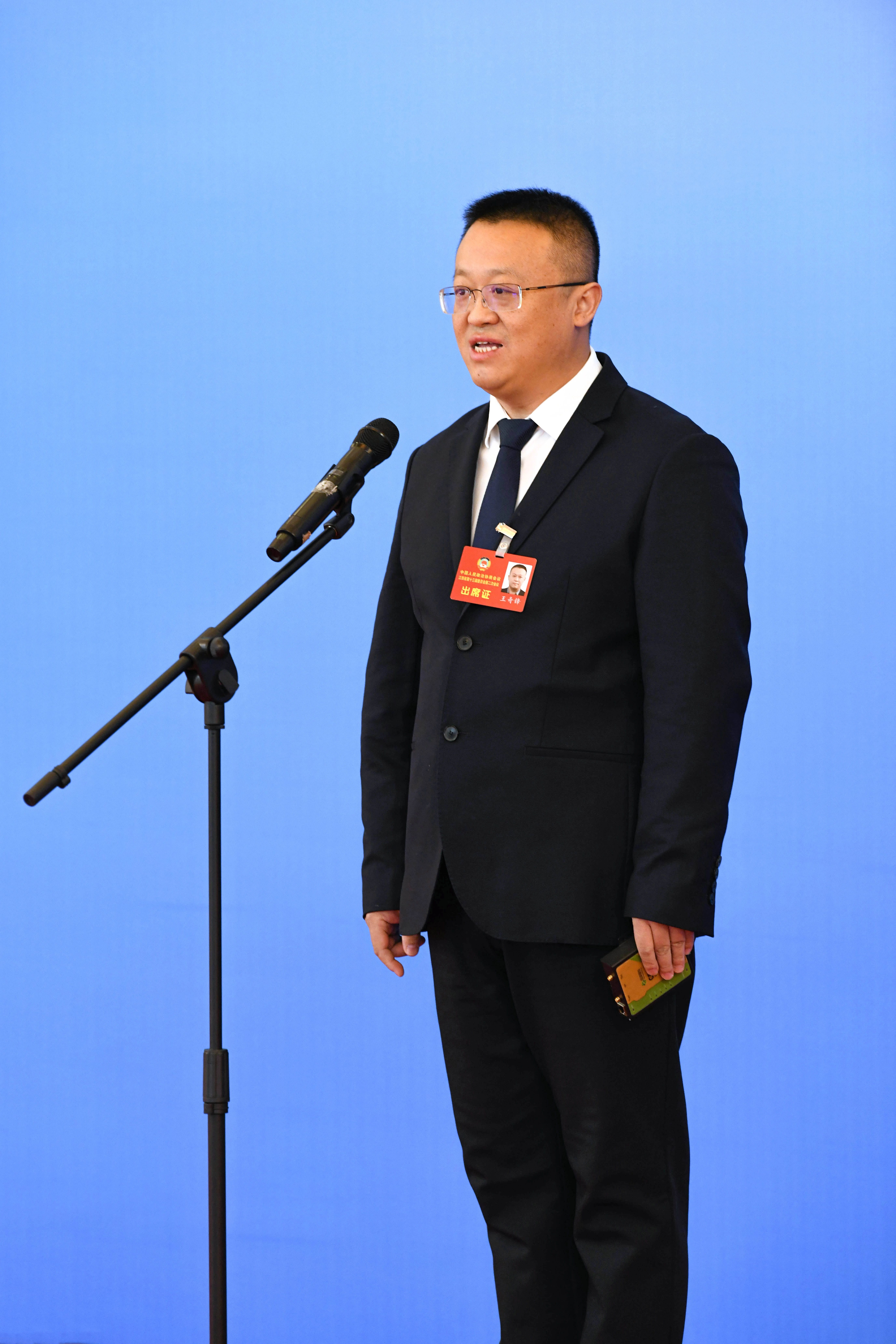 图三 省政协委员,赣州市智能产业创新研究院名誉院长 王奇锋.jpg