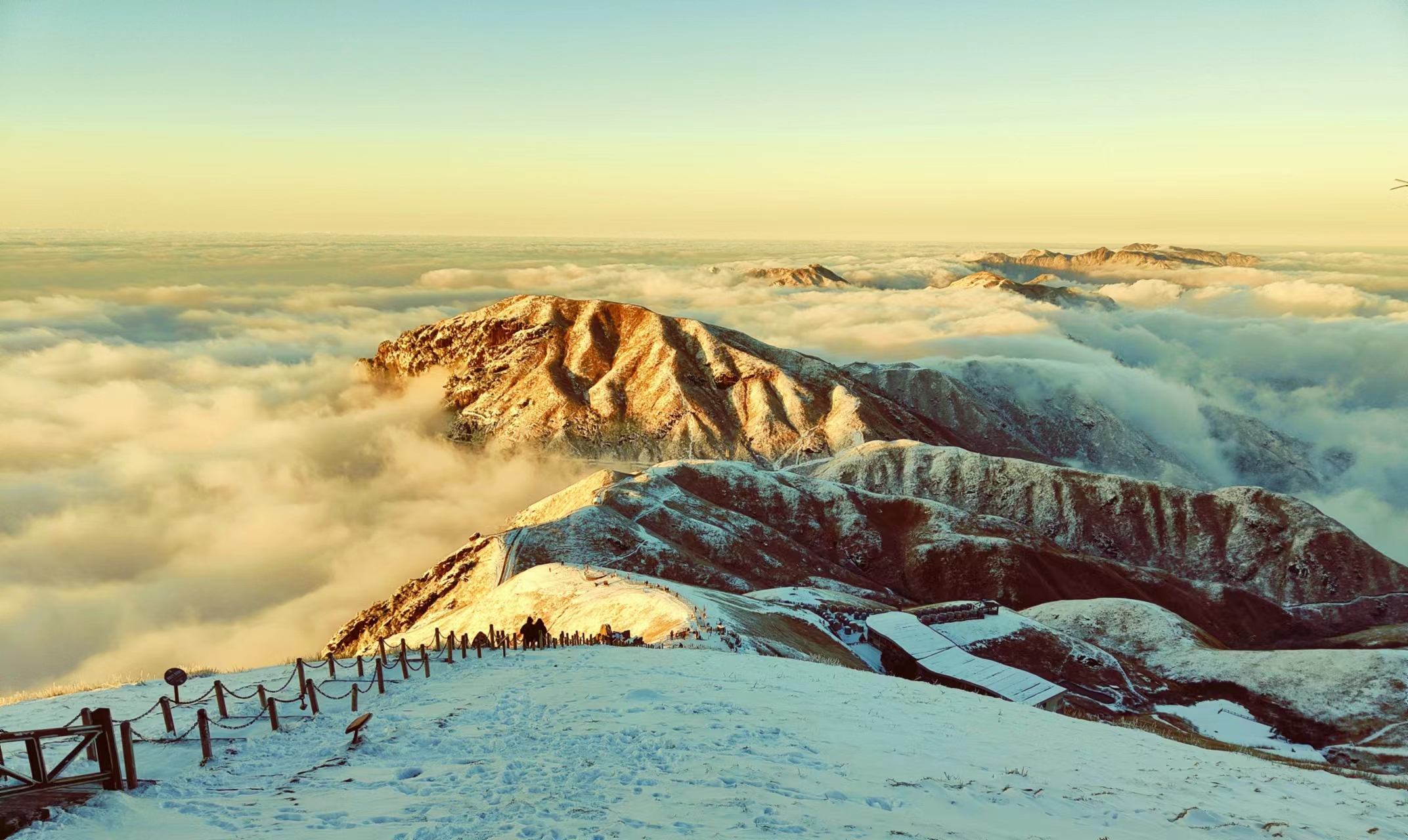 图 三 山、光、雪的完美融合.jpg