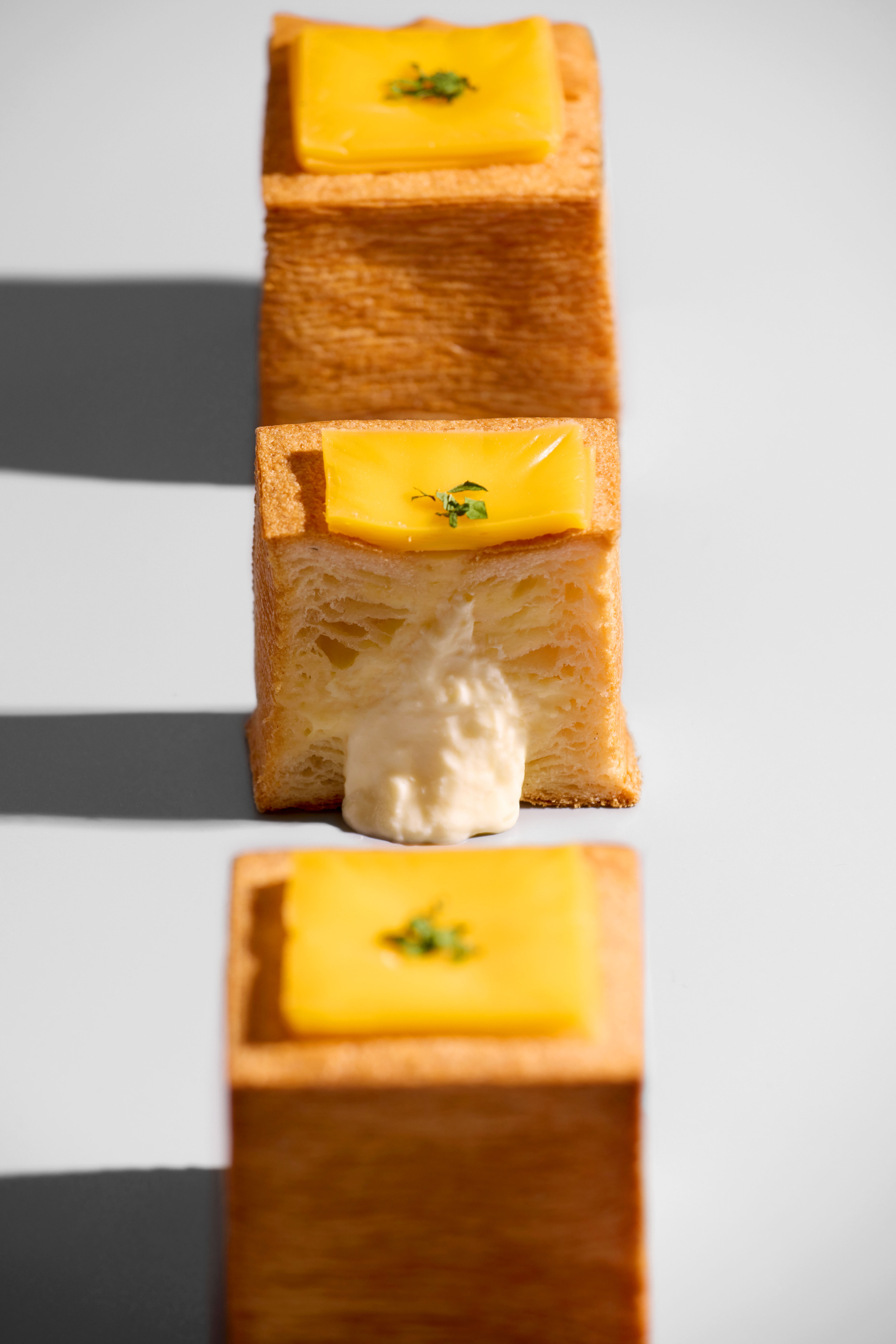 流心芝士方塊酥 Molten Cheese Croissant Cube $28.jpg