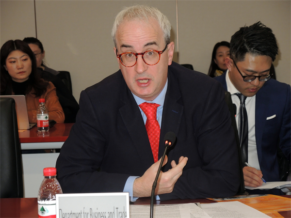 圖片3：英國駐華貿易使節倪樂思致辭並回答媒體提問.jpg