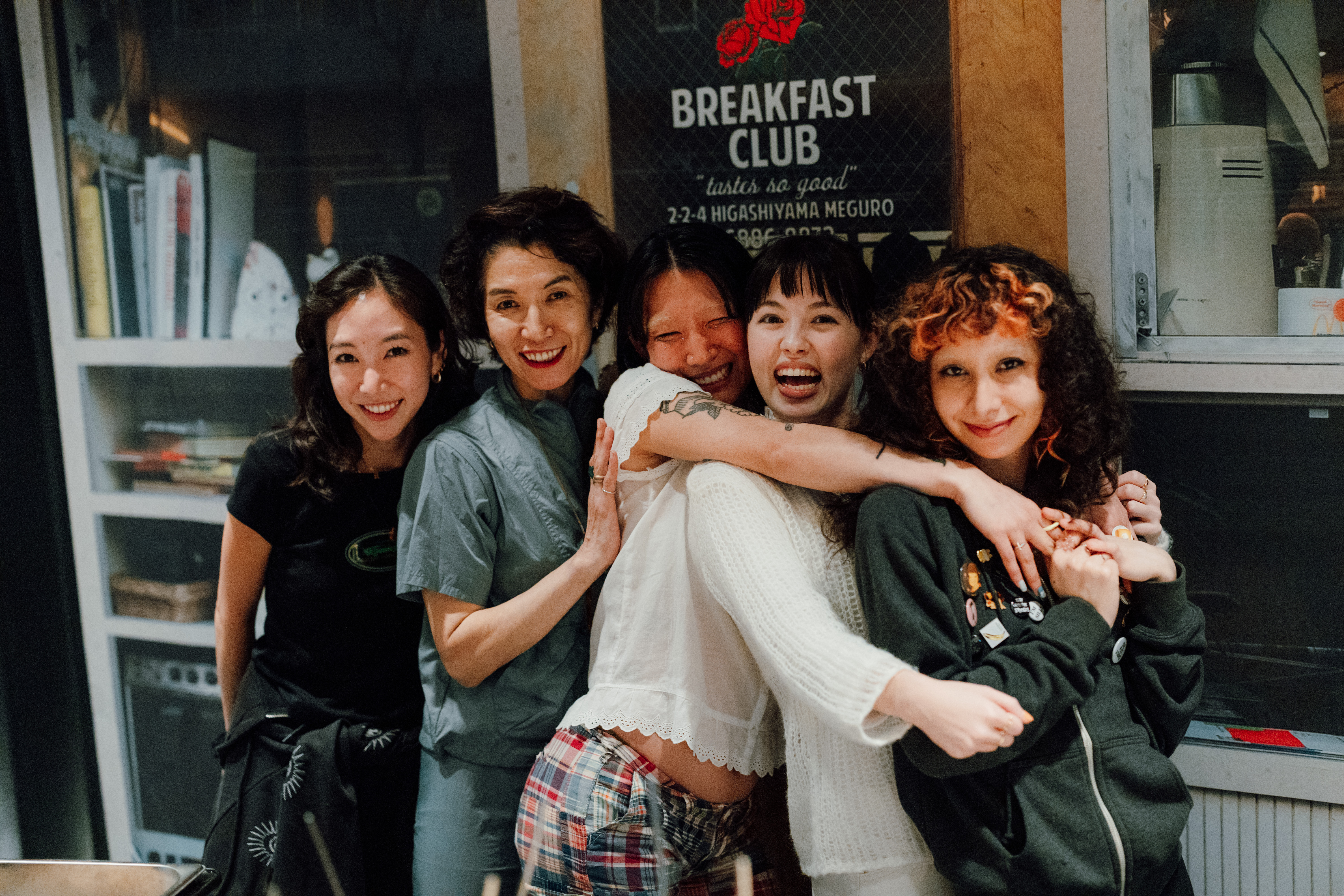 6_Luli Shioi and her team.jpg