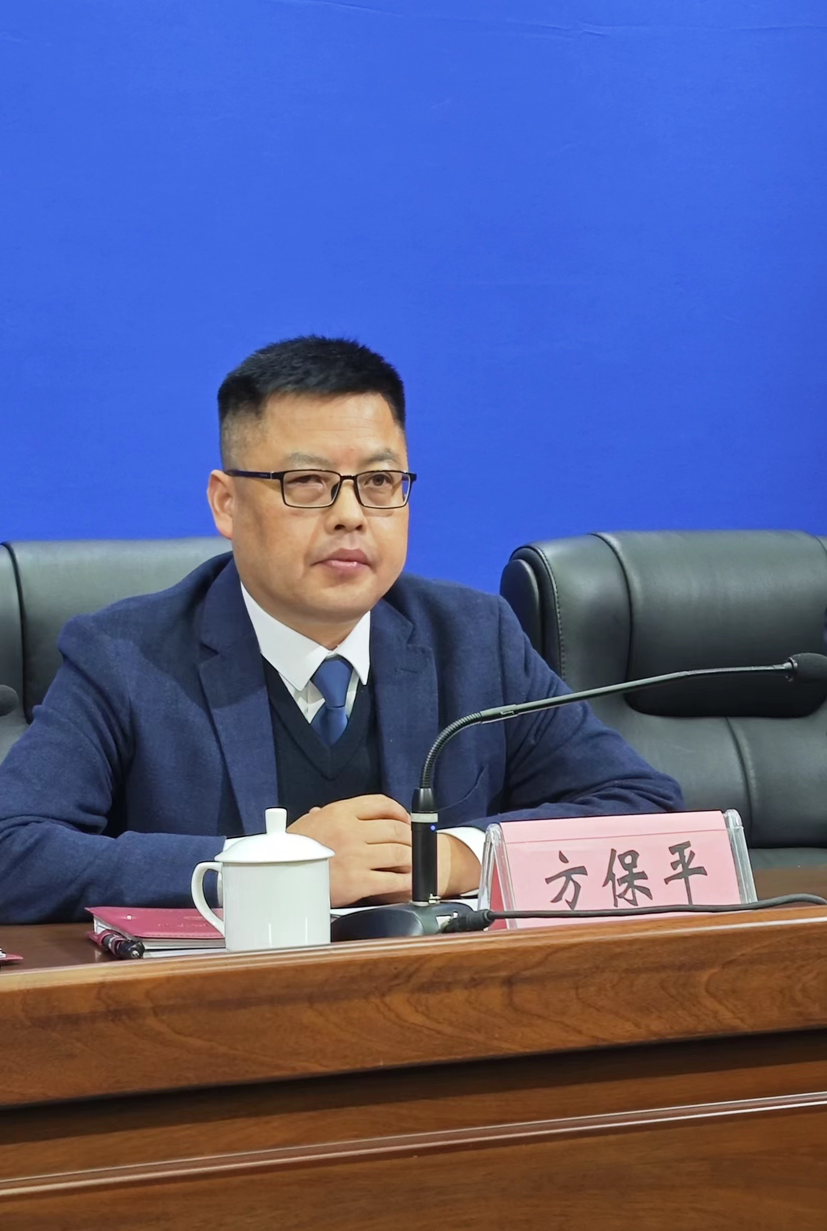 圖二 九江市工信局黨委委員、副局長方保平通報相關情況.jpg