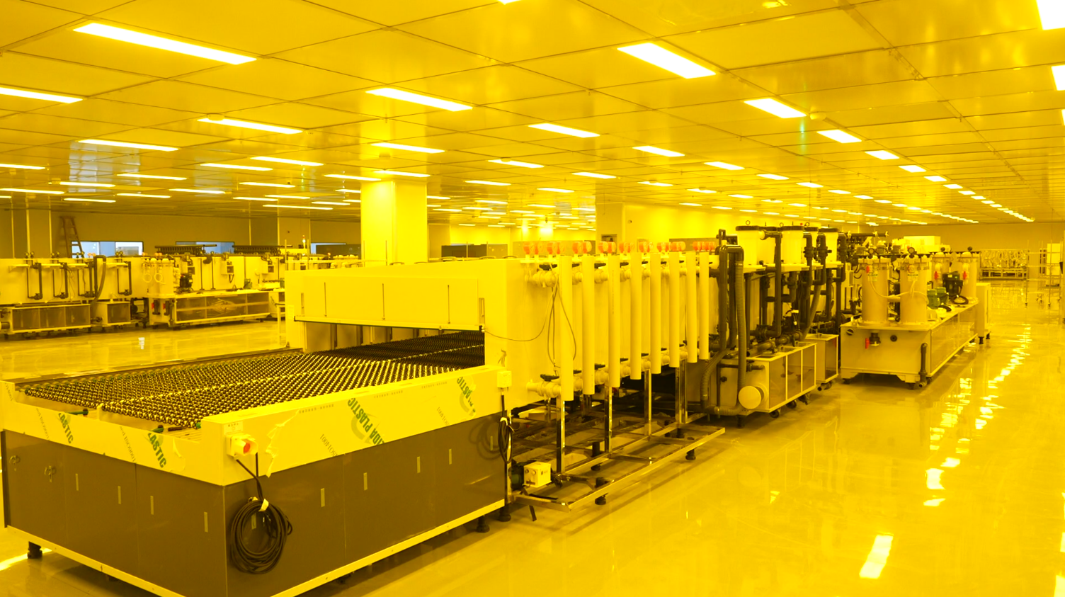 图２：万年晟光智能科技公司智能化生产车间.png